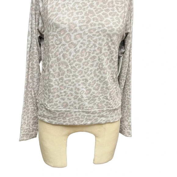 Beyond Yoga Leopard Favorite Hacci Raglan Cropped Pullover Gray Size XS - Picture 3 of 9